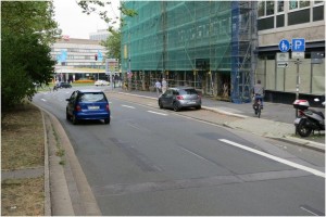 Huyssenallee: RadfahrerInnen werden auf den Bürgersteig "wegorganisiert"